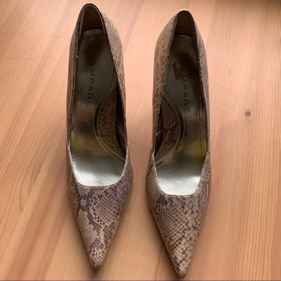 Rampage Snake Print Pointed Heels - Picture 2 of 10